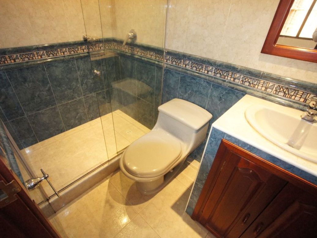 Casa de 3 alcobas en venta en Ub. Cordoba Niza, Bogotá, 228 m² · foto 18 de 20