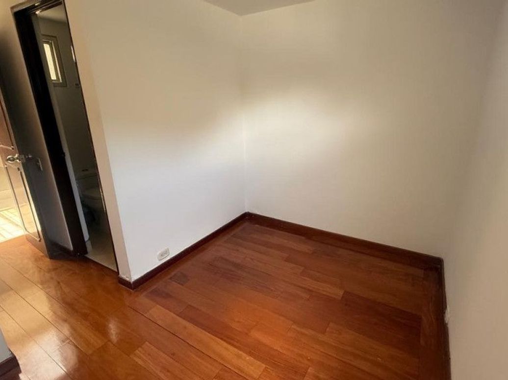 Casa de 3 alcobas en venta en Ub. Cordoba Niza, Bogotá, 228 m² · foto 14 de 20
