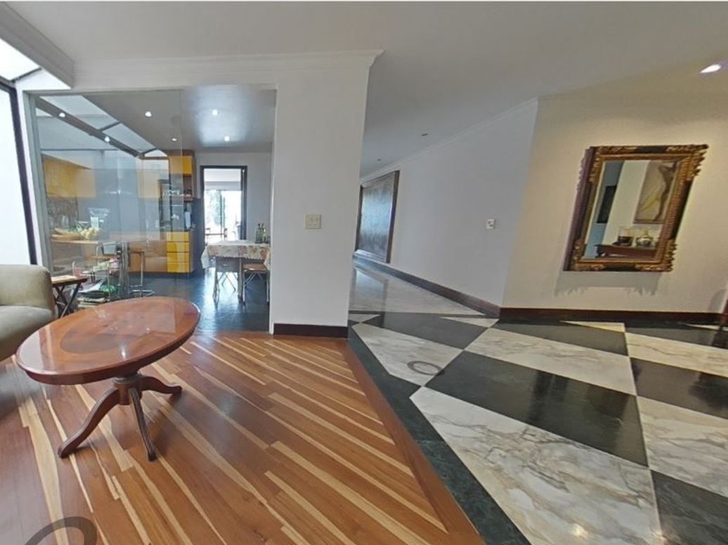 Apartamento de 3 alcobas en venta en El Refugio, Bogotá, 388 m² · foto 4 de 20