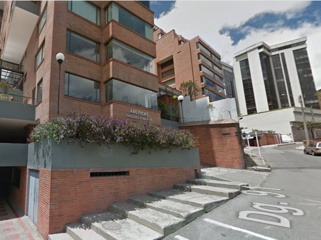 Apartamento de 3 alcobas en venta en El Refugio, Bogotá, 388 m² · foto 2 de 20