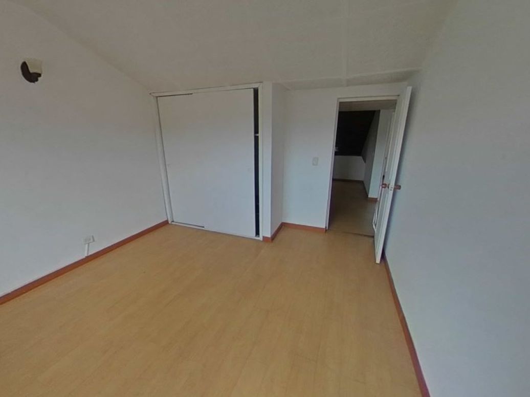 Casa de 6 alcobas en venta en Marsella, Bogotá, 162 m² · foto 9 de 19
