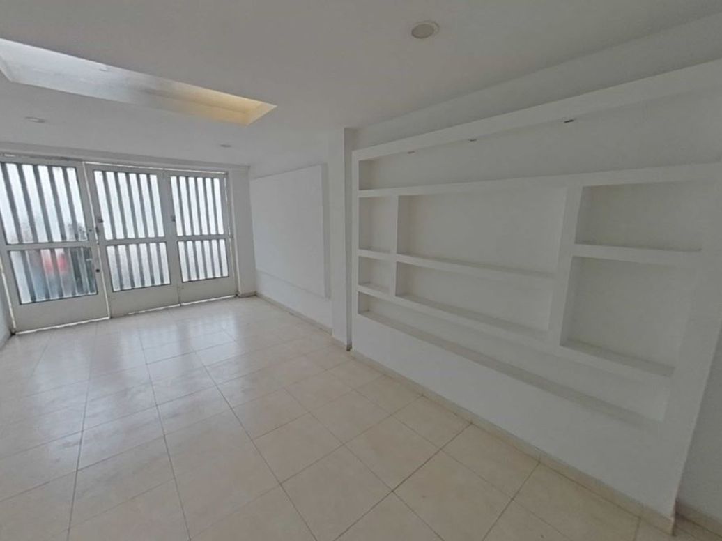 Casa de 6 alcobas en venta en Marsella, Bogotá, 162 m² · foto 2 de 19