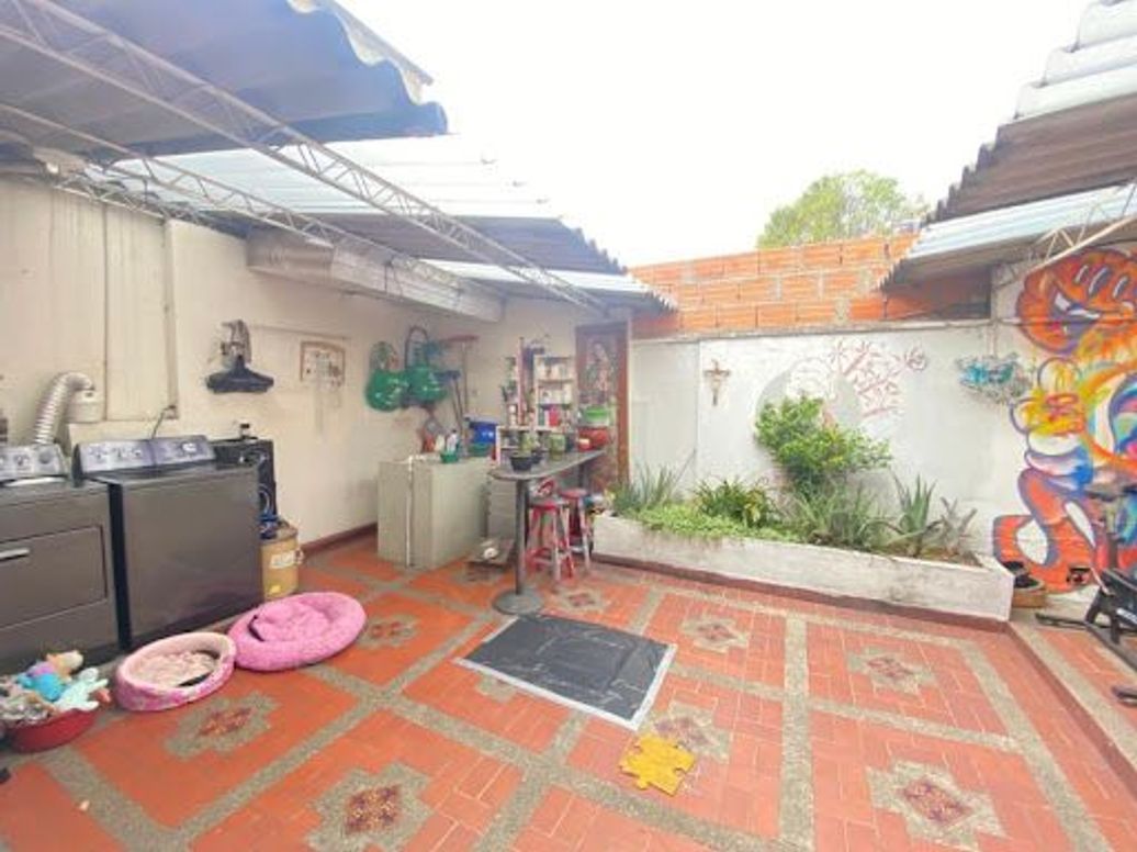 Casa de 5 alcobas en venta en Villa Inés, Bogotá, 212 m² · foto 14 de 20