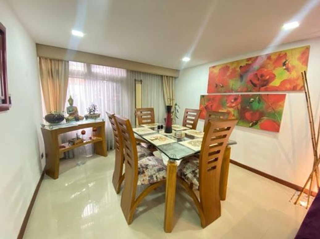 Casa de 5 alcobas en venta en Villa Inés, Bogotá, 212 m² · foto 3 de 20