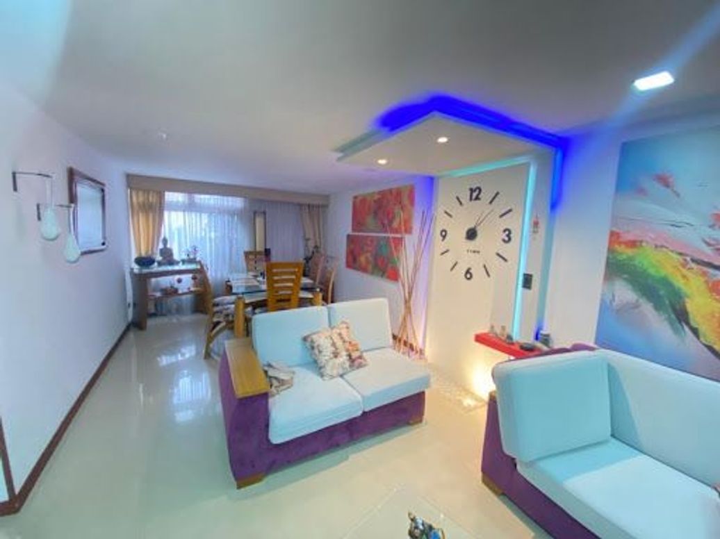 Casa de 5 alcobas en venta en Villa Inés, Bogotá, 212 m² · foto 2 de 20