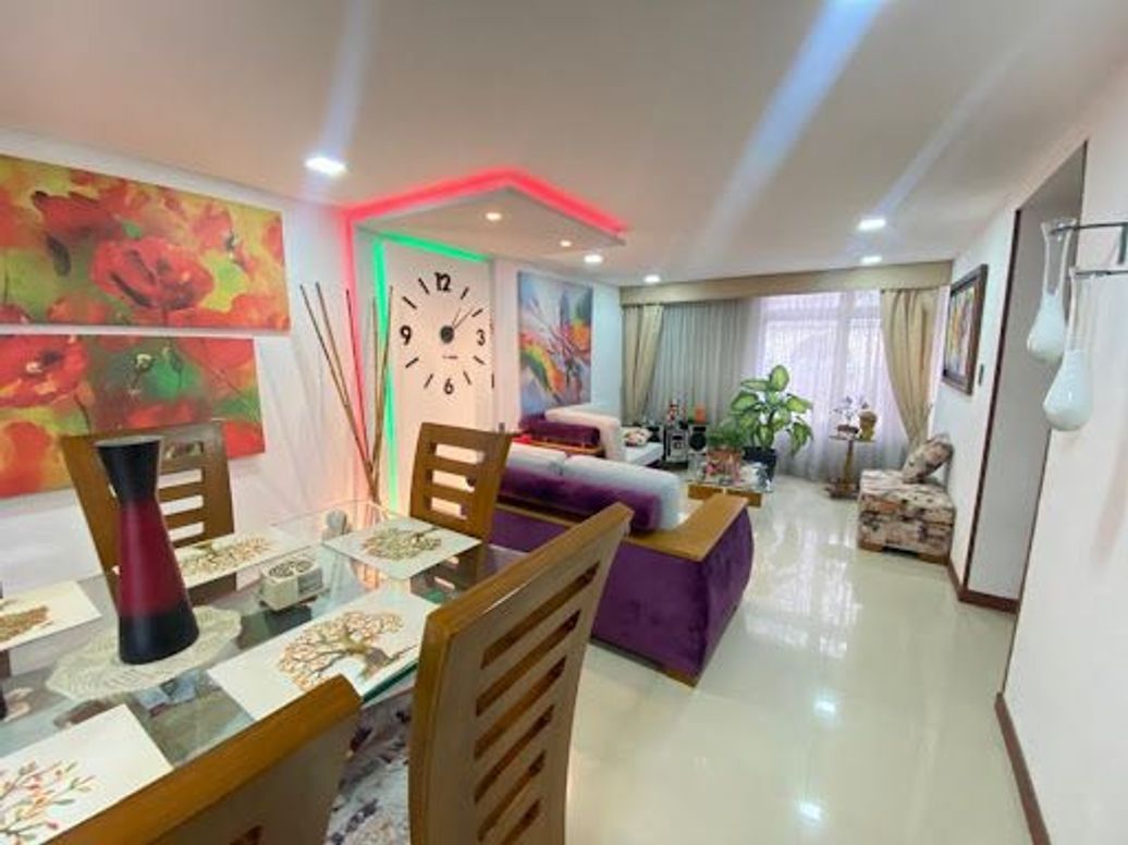 Casa de 5 alcobas en venta en Villa Inés, Bogotá, 212 m² · foto 8 de 20