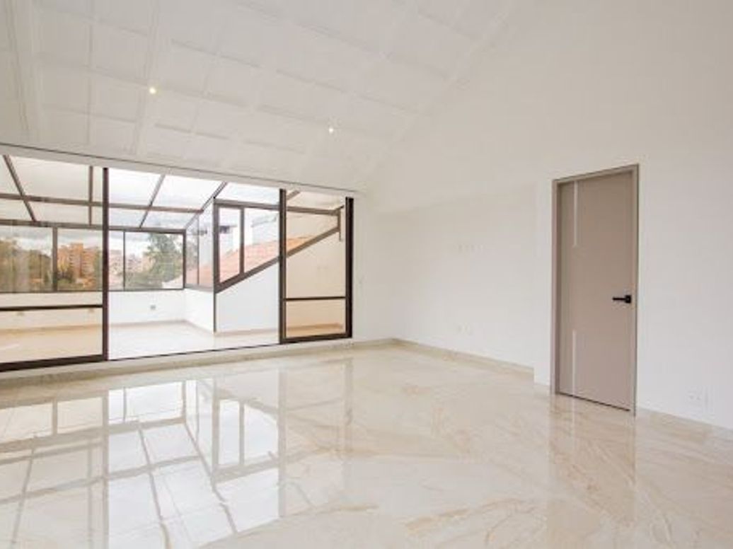 Apartamento de 4 alcobas en venta en Gratamira, Bogotá, 310 m² · foto 2 de 20