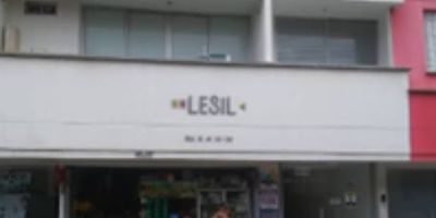 APARTAMENTO EN EL CENTRO DE BUCARAMANGA, DE 3 HABITACIONES CON CLOSET, DOS BAÑOS, SALA COMEDOR, COCINA INTEGRAL, ZONA DE ROPAS, PISO 12,PARQUEADERO CUBIERTO, PORTERIA, VIGILANCIA 24 HORAS, SALON SOCIAL, BBQ, LLAMENOS PARA AGENDAR CITA 3226486587