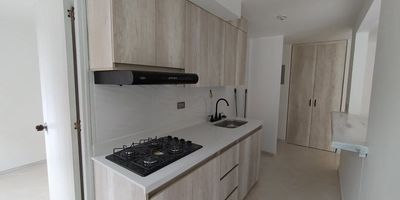 Descubre este increíble apartamento recién remodelado. Con la combinación perfecta de ubicación estratégica y calidad de vida, en una de las zonas más céntricas y exclusivas de la ciudad.Ubicado a pocos pasos del Mall Palms Avenue, Avenida las palmas y muy Cercano al Hotel Intercontinental y Túnel de Oriente.¡Contáctanos para más información y agenda tu visita hoy mismo!