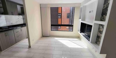 [ARR] ID HOUM: 141083

Entérate de todos los beneficios al arrendar con nosotros:
    • Asistencia e intermediación con el propietario
    • Firma tu contrato online
    • Arrienda sin burocracia, sin papeleos ni notarías

Departamento en arriendo, ubicado en el barrio El Rosario, con una superficie construida de 52.00 m² y superficie total de 52.00  m². 

Sus principales características son:

    • No amoblado
    • 3 dormitorios
    • 2 baños
    • Admite mascotas
    • Año de construcción: 2012
            
Además, el inmueble cuenta con las siguientes amenidades:

    • Salón de eventos
    • Vigilancia 24 hrs

Si arriendas con nosotros, te brindamos asesoría personalizada durante todo el proceso.

Requisitos para arrendar con nosotros:

    • Arrienda sin codeudor*, fácil, rápido y seguro
    • Demuestra un ingreso mensual neto de al menos 2.5 veces el valor del arriendo (los ingresos mensuales se pueden complementar por las personas que vivirán en este inmueble)
    • Completa tu información básica y mándanos tus extractos bancarios o documentos que demuestren tus ingresos
    • No debes tener reportes negativos en centrales de crédito
        

IMPORTANTE:

    • Te invitamos a agendar una visita a esta propiedad
    • Si tienes alguna duda por favor puedes solicitar más información desde los portales como también contactarte directamente con nosotros
    
Más que una inmobiliaria, somos Houm.
*Aplican T&C