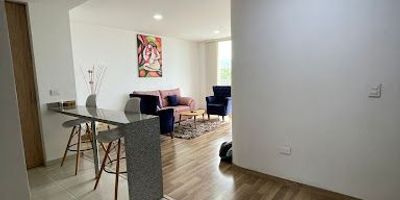 Espectacular apartamento disponible para la venta en Dosquebradas, cuenta con 78 mts2, 2 habitaciones, 2 baños, sala comedor, zona de ropas, balcón, parqueadero en sótano, el conjunto cuenta con piscina, jacuzzi, zona bbq, gimnasio, salón social, para mayor información comunícate con nosotros... Castellón Inmobiliaria. 
