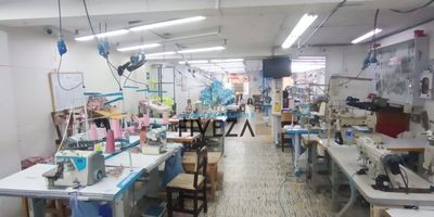 EXCELENTE BODEGA DISPONIBLE EN SANTA MARIA EL SECTOR CENTRO DE LA MODA  LA BODEGA DE UNA CUADRA A OTRA CON EXCELENTE RUTAS DE TRANSPORTE  Y COMERCIO EN GENERAL