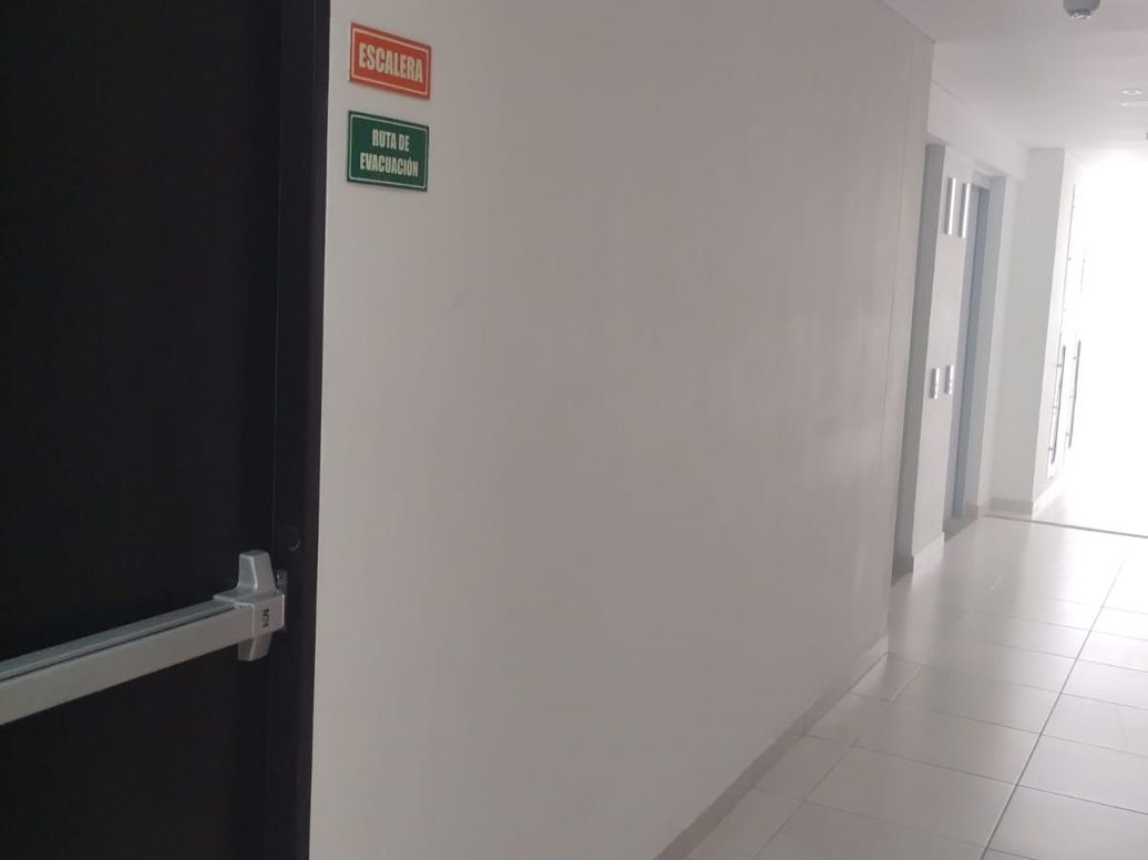 Apartamento de 1 alcoba en venta en Cjr Urban 9 60, Bogotá, 20 m² · foto 2 de 20