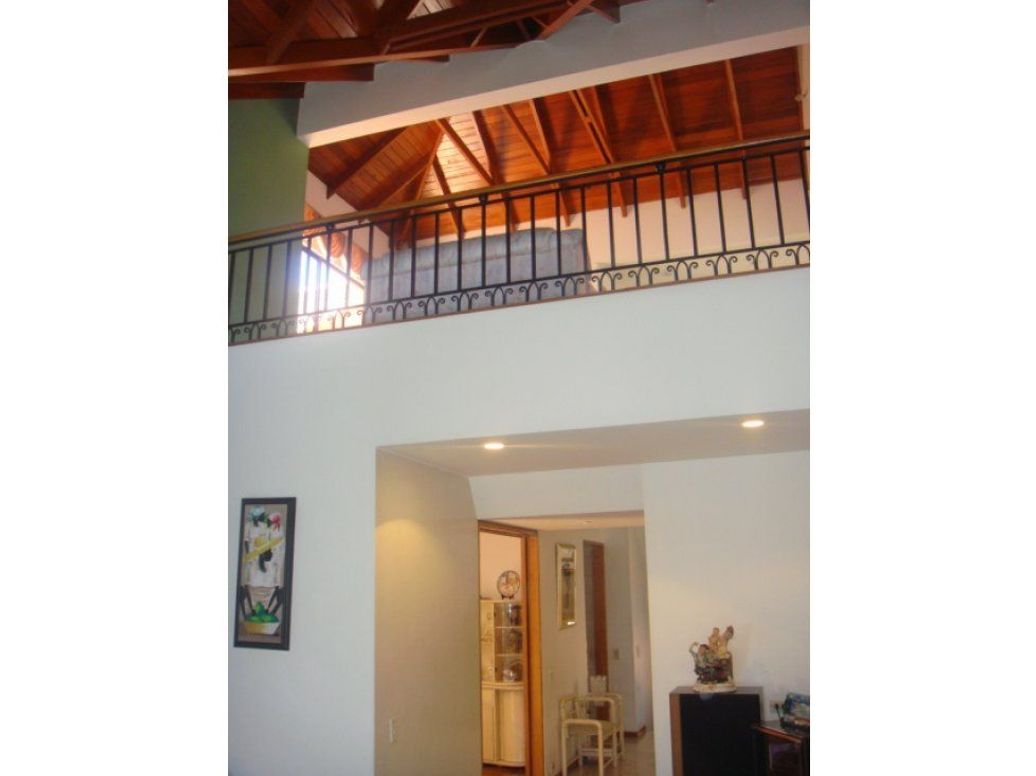 Casa de 3 alcobas en venta en Gratamira, Bogotá, 295 m² · foto 4 de 20