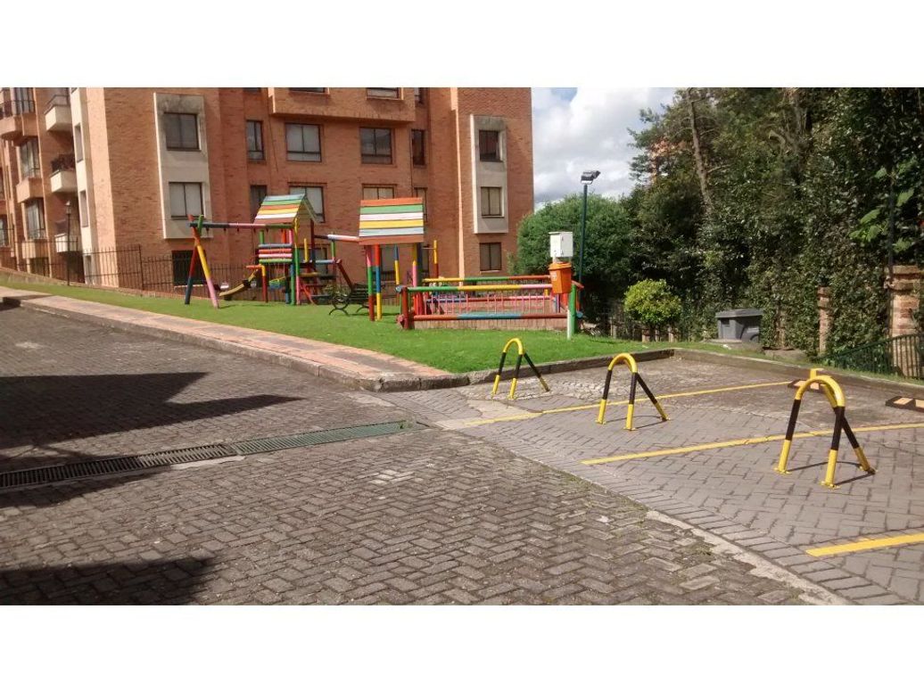 Casa de 3 alcobas en venta en Gratamira, Bogotá, 295 m² · foto 19 de 20