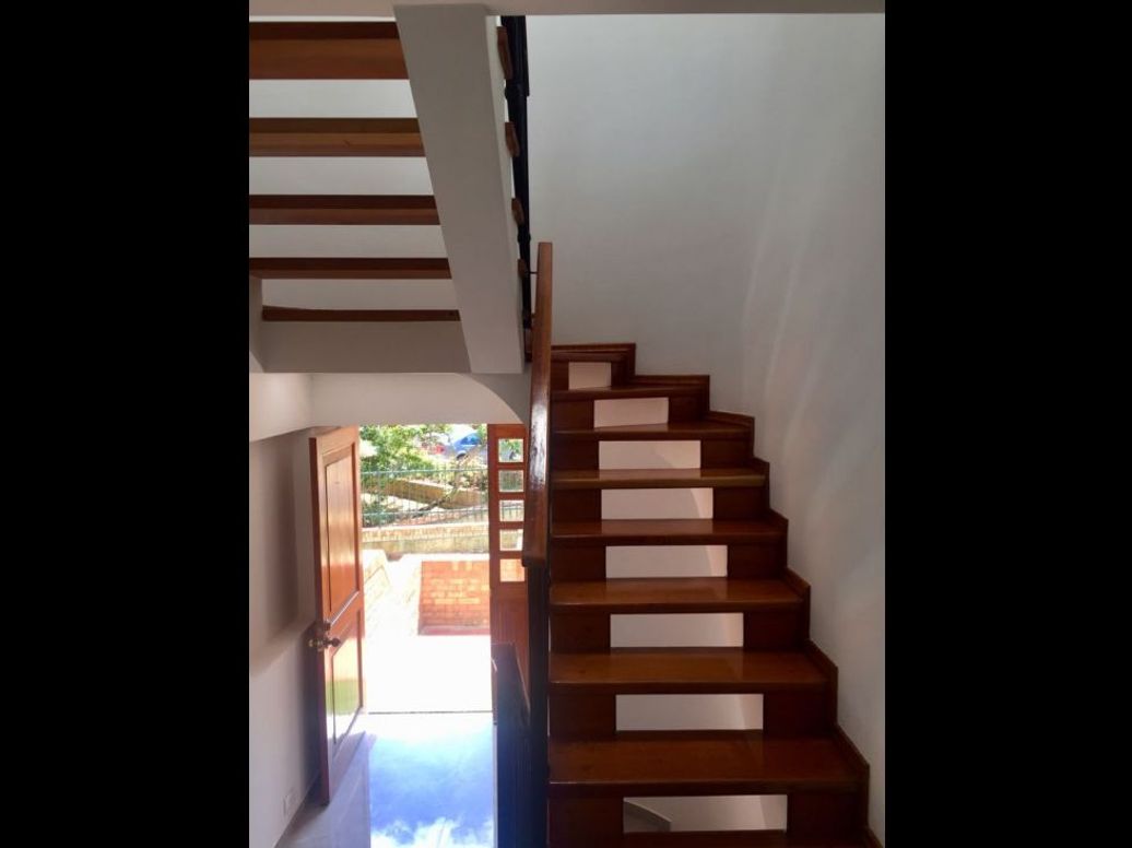 Casa de 3 alcobas en venta en Cerros De Suba, Bogotá, 282 m² · foto 3 de 20