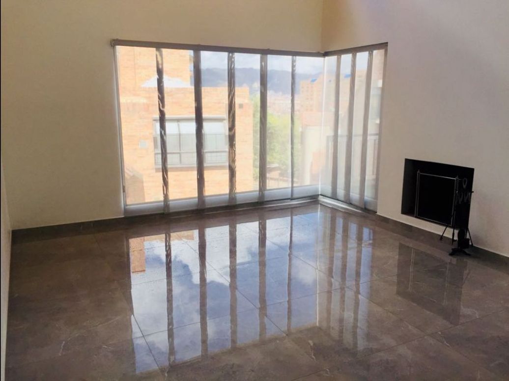 Casa de 3 alcobas en venta en Cerros De Suba, Bogotá, 282 m² · foto 4 de 20