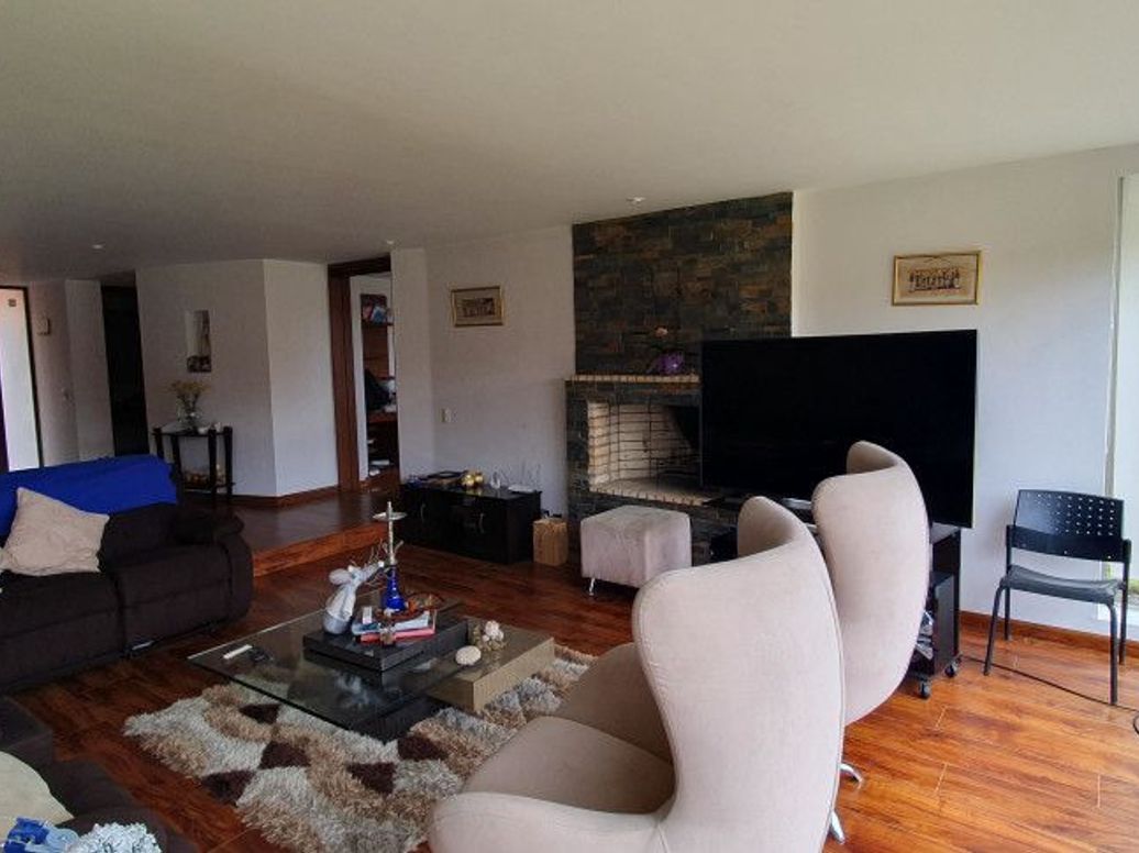 Casa de 4 alcobas en venta en San José De Bavaria, Bogotá, 550 m² · foto 4 de 20