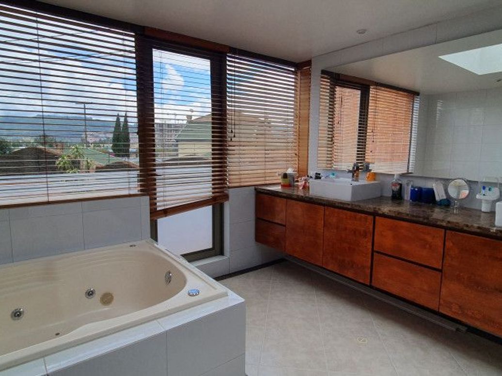 Casa de 4 alcobas en venta en San José De Bavaria, Bogotá, 550 m² · foto 19 de 20