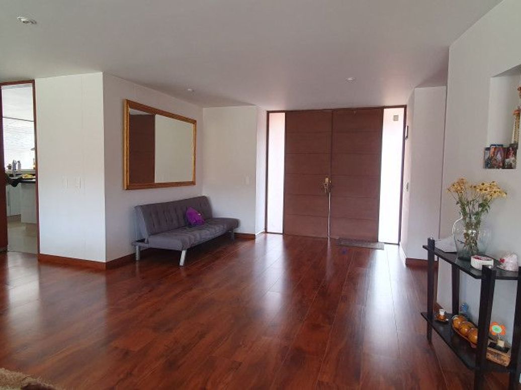 Casa de 4 alcobas en venta en San José De Bavaria, Bogotá, 550 m² · foto 5 de 20