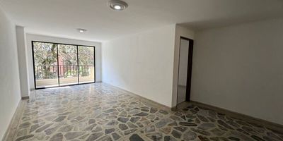Codigo 25600. Apartamento en arriendo ubicado en Medellin sector Simon BolivarComodidades del inmueble * 4 alcobas con closet * 2 baños * Cocina abierta integral * Comedor * Balcón * Parqueadero sencillo * Red de gas * Servicios públicosLa unidad cuenta con * Portería 24 horas * Salón social * Zonas verdes * Zona de mascotas * Parqueadero de visitantesCerca a: Exito Laureles, Cancha Sintetica, Hoteles, Transpoarte Urbano, Avenida Colombia. Minimercados, Gimnasio y La 80.