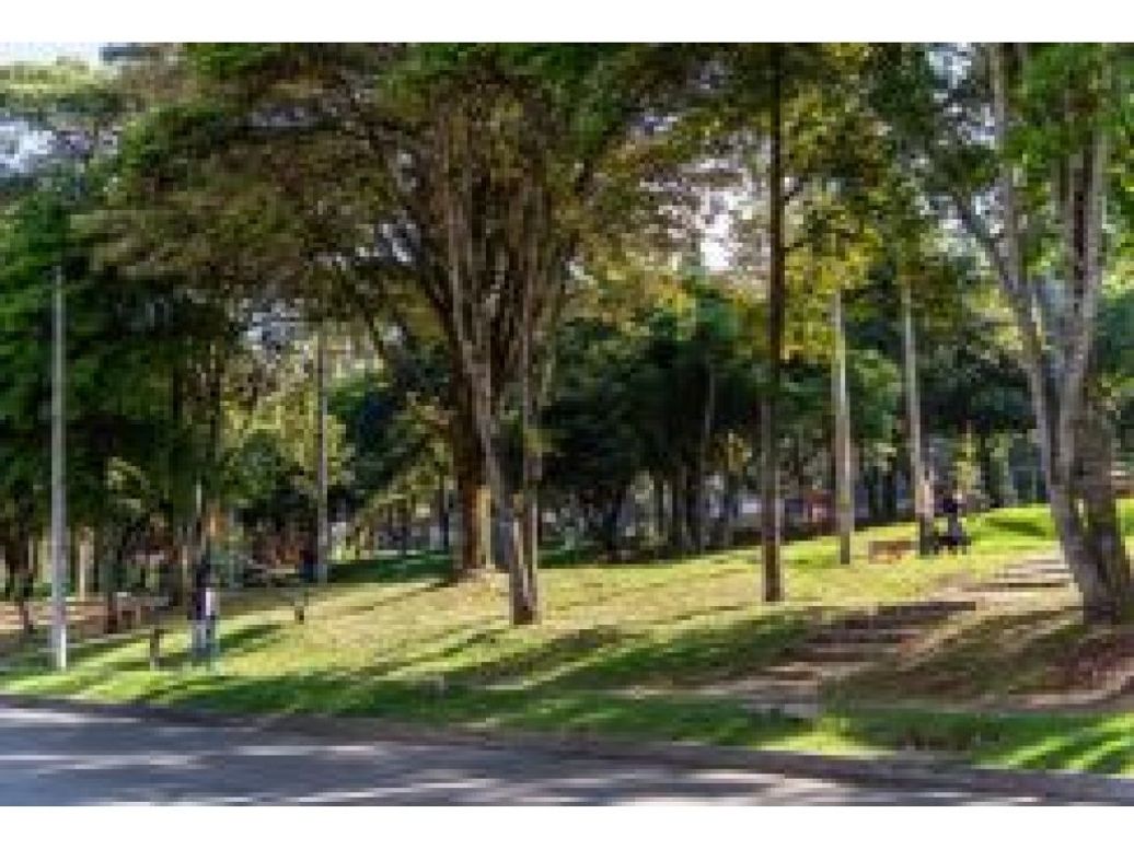 Apartamento de 4 alcobas en venta en Bella Suiza, Bogotá, 200 m² · foto 6 de 6