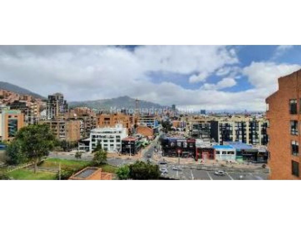 Apartamento de 4 alcobas en venta en Bella Suiza, Bogotá, 200 m² · foto 4 de 6