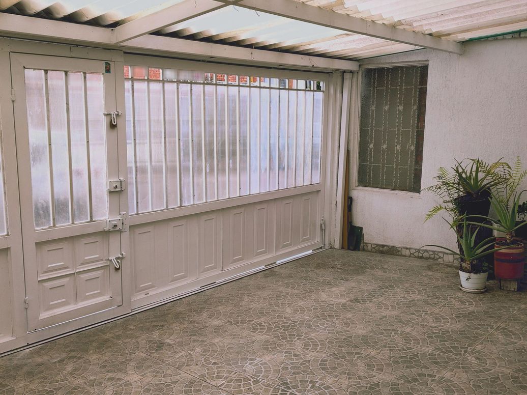 Casa de 4 alcobas en venta en Santa Helena, Bogotá, 180 m² · foto 4 de 8