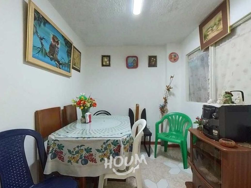 Casa de 7 alcobas en venta en Las Flores, Bogotá, 238 m² · foto 2 de 19