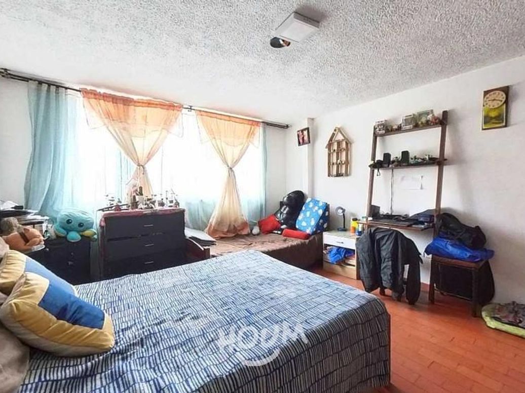 Casa de 7 alcobas en venta en Las Flores, Bogotá, 238 m² · foto 6 de 19