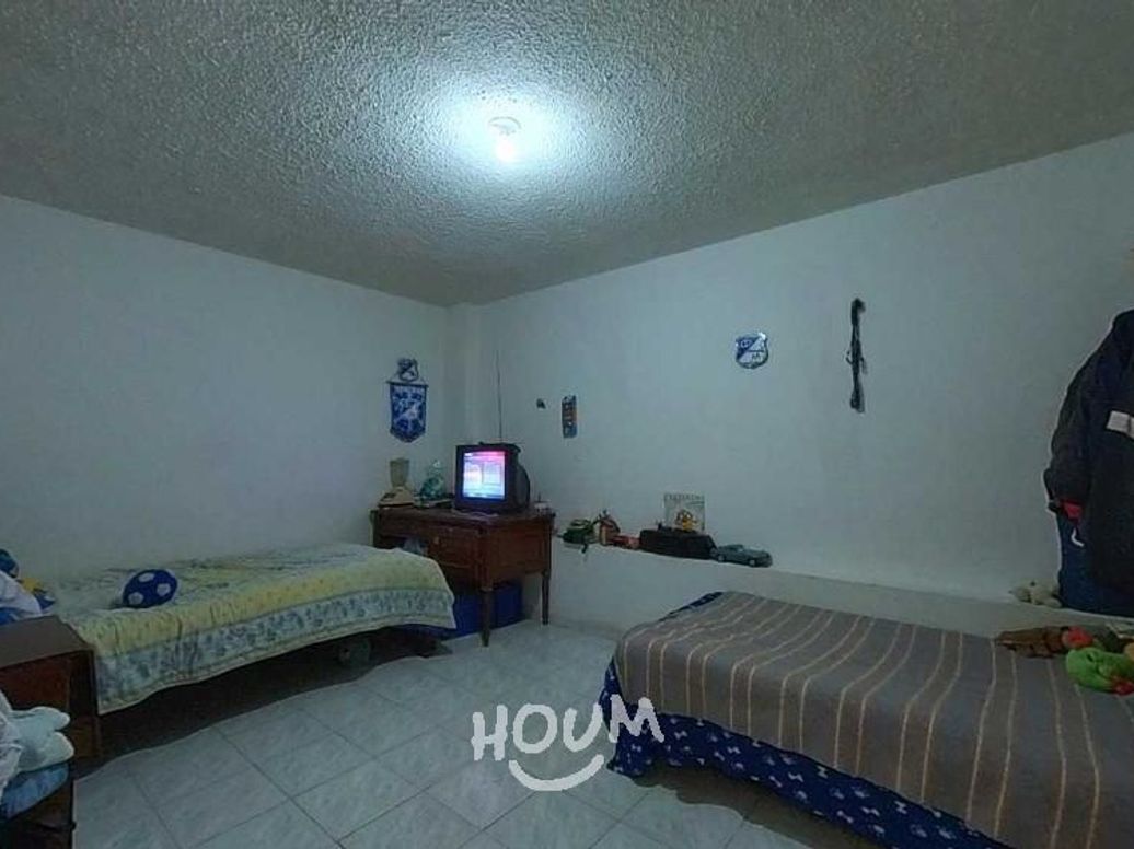 Casa de 7 alcobas en venta en Las Flores, Bogotá, 238 m² · foto 15 de 19