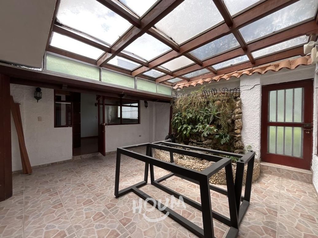 Casa de 6 alcobas en venta en Estoril, Bogotá, 274 m² · foto 9 de 20