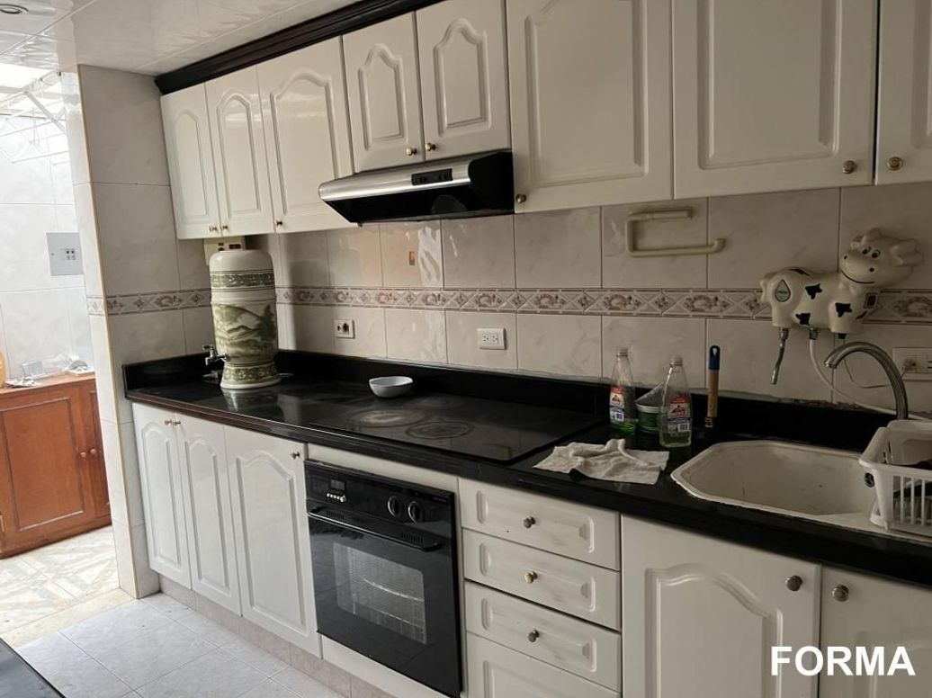 Apartamento de 2 alcobas en venta en Santa Barbara Central, Bogotá, 105 m² · foto 9 de 9
