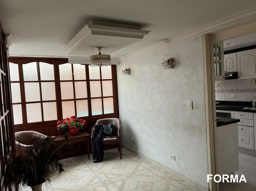 Apartamento de 2 alcobas en venta en Santa Barbara Central, Bogotá, 105 m² · foto 3 de 9