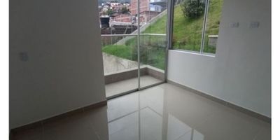 ? Apartamento en venta en Villamaría, Caldas | Espacios Modernos y Comodidades Completa

Descubre este hermoso apartamento en Villamaría, ideal para quienes buscan un hogar cómodo y bien equipado en una excelente ubicación. Con amplias áreas y servicios que brindan un estilo de vida cómodo y seguro.

✨ Características del Apartamento:


 Área construida: 90 m²
 Habitaciones: 3 habitaciones, cada una con clóset, perfectas para el confort familiar.
 Baños: 2 baños, incluyendo baño auxiliar, todos con acabados modernos.
 Cocina: Cocina integral con barra y gas domiciliario, diseñada para disfrutar de la cocina en un espacio práctico y estilizado.


? Espacios de Convivencia:
Sala-comedor iluminada, balcón con una vista encantadora y terraza, ideal para disfrutar al aire libre. También cuenta con zona de ropas, suelo en porcelanato y garaje descubierto para mayor comodidad.

? Comodidades y Servicios: El edificio ofrece salón social, gimnasio, juegos infantiles y zonas verdes para el esparcimiento. Además, cuenta con ascensor y vigilancia con portería las 24 horas, asegurando tranquilidad y seguridad para sus residentes.

? Ubicación Privilegiada: Ubicado en Villamaría, con fácil acceso a transporte público, cerca de centros comerciales, colegios y universidades. Todo lo necesario para vivir en un entorno tranquilo y bien conectado.

¡Agenda tu visita y descubre el espacio ideal para tu familia en Villamaría, Caldas!
