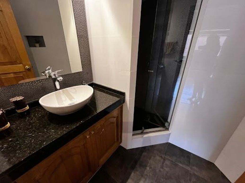 Apartamento de 3 alcobas en venta en Chicó Alto, Bogotá, 208 m² · foto 12 de 20