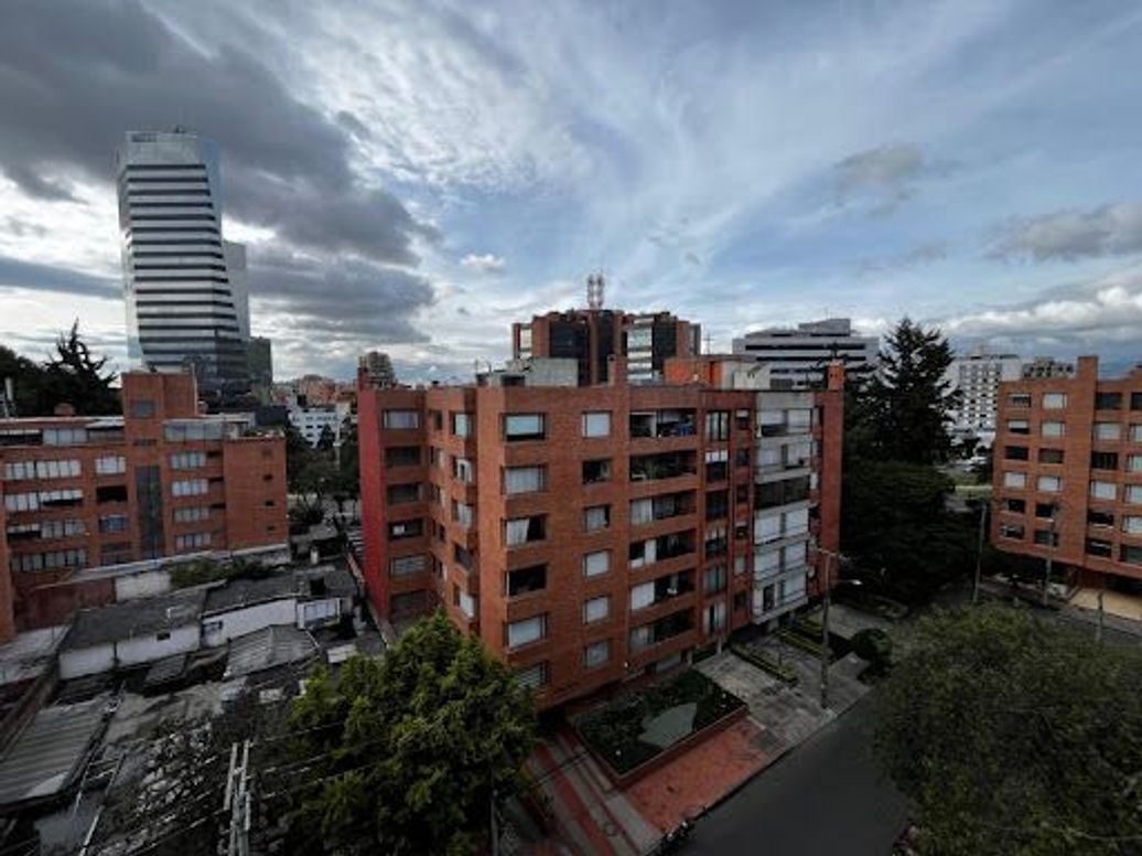 Apartamento de 3 alcobas en venta en Chicó Alto, Bogotá, 208 m² · foto 4 de 20