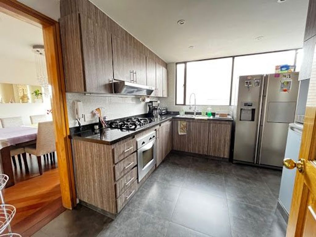 Apartamento de 3 alcobas en venta en Chicó Alto, Bogotá, 208 m² · foto 6 de 20
