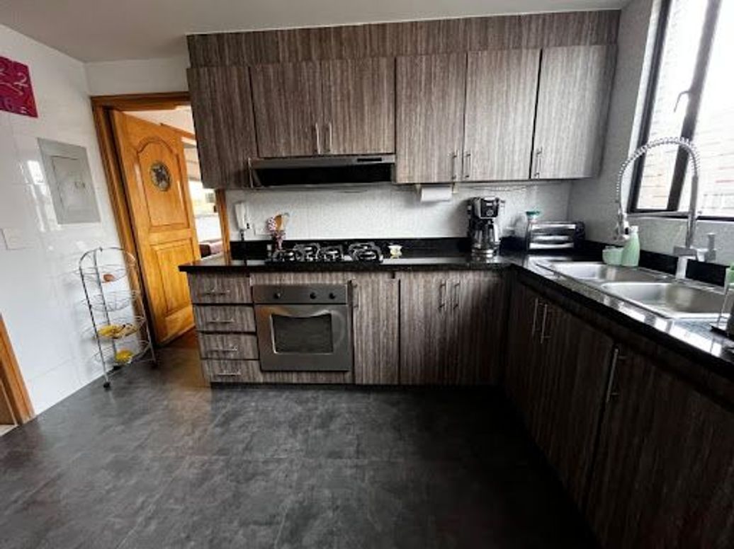 Apartamento de 3 alcobas en venta en Chicó Alto, Bogotá, 208 m² · foto 8 de 20