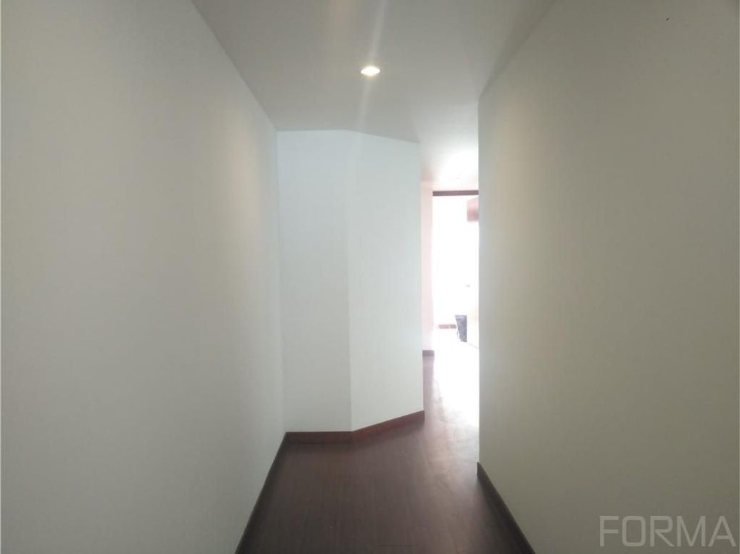 Apartamento de 4 alcobas en venta en Bella Suiza, Bogotá, 145 m² · foto 3 de 20