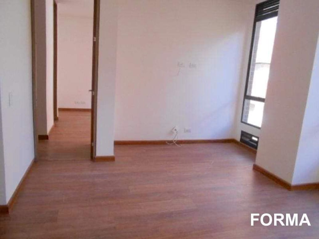 Apartaestudio en venta en Los Rosales, Bogotá, 54 m² · foto 3 de 7