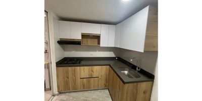 Casa disponible para arriendo en Envigado, cuenta con buenos espacios excelente ubicación, cocina recién remodelada, buena distribución e iluminado. Código de inmobiliaria No. 5380941
