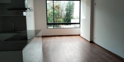 APARTAMENTO EN VENTA CHICO NORTE Excelente apartamento estrenar, ubicado en exclusivo sector, vista al oriente y al occidente zona muy tranquila y residencial, super iluminado, amplios espacios, consta de 1 habitación con baño y walking closet, sala, comedor, cocina estilo americano, el edificio cuenta con coworking, vías de acceso calle 95, carrera 11, calle 100.