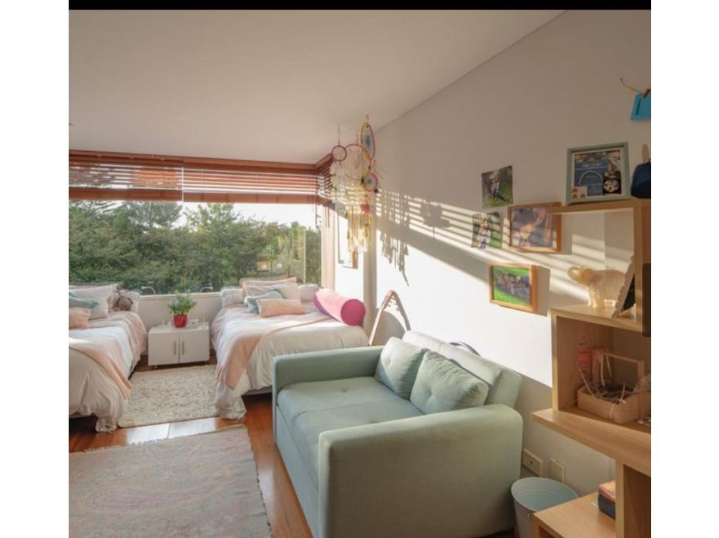 Apartamento de 3 alcobas en venta en Los Rosales, Bogotá, 330 m² · foto 4 de 7