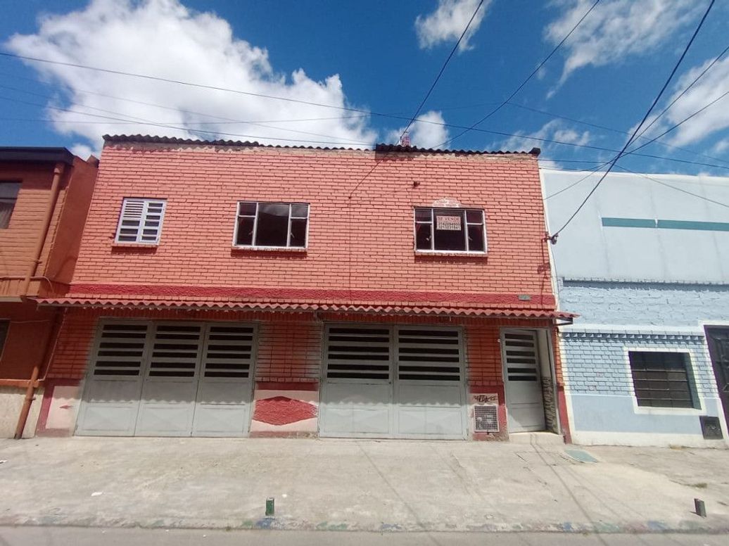 Casa de 7 alcobas en venta en Versalles, Bogotá, 190 m² · foto 2 de 20