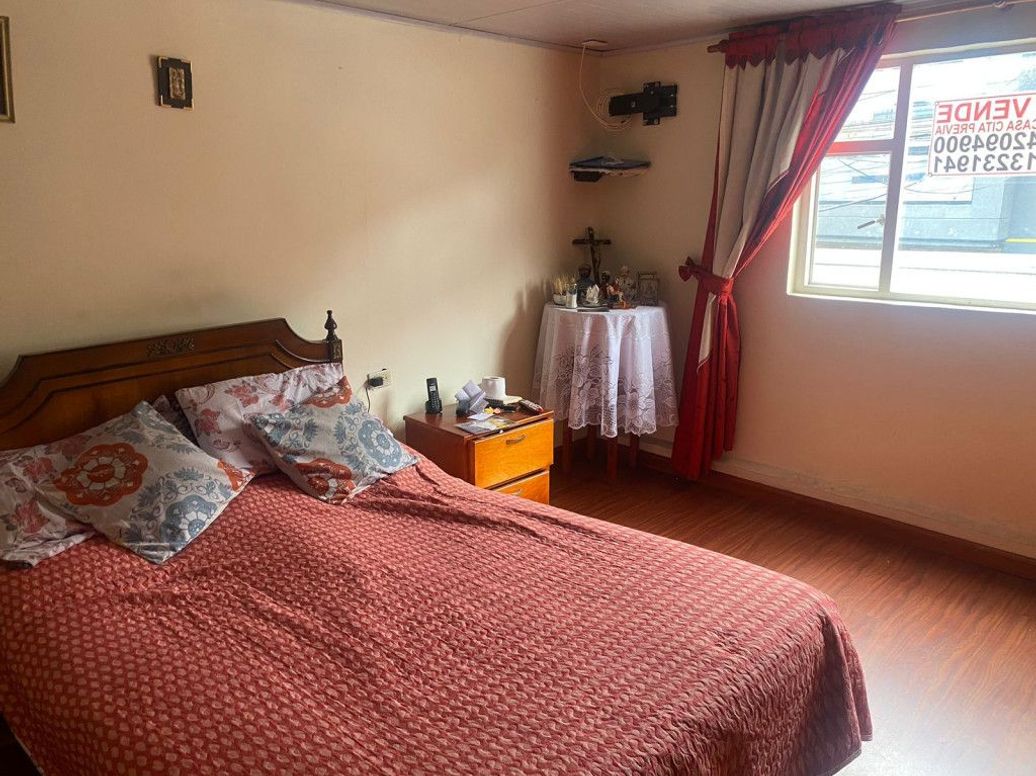 Casa de 7 alcobas en venta en Versalles, Bogotá, 190 m² · foto 3 de 20