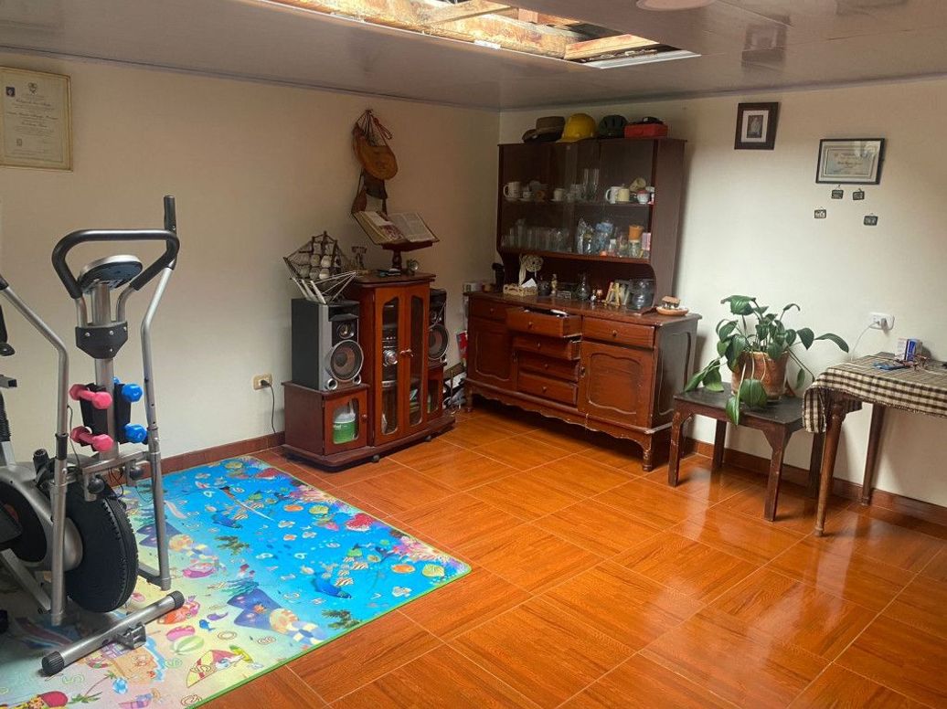 Casa de 7 alcobas en venta en Versalles, Bogotá, 190 m² · foto 10 de 20