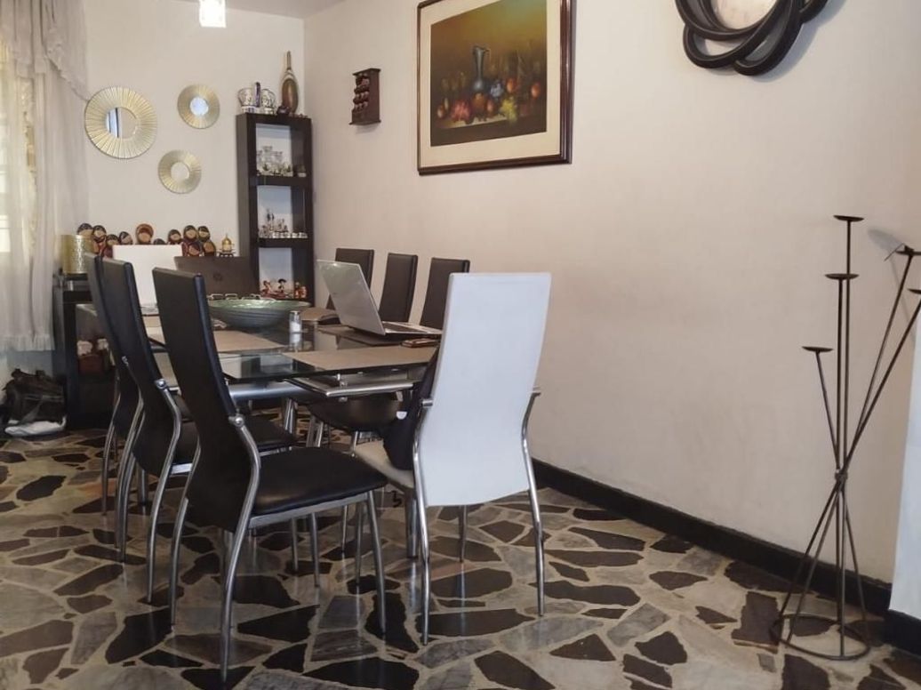 Casa de 4 alcobas en venta en Bellavista Occidental, Bogotá, 225 m² · foto 2 de 16
