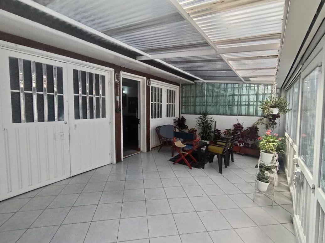 Casa de 5 alcobas en venta en Bellavista Occidental, Bogotá, 250 m² · foto 2 de 20