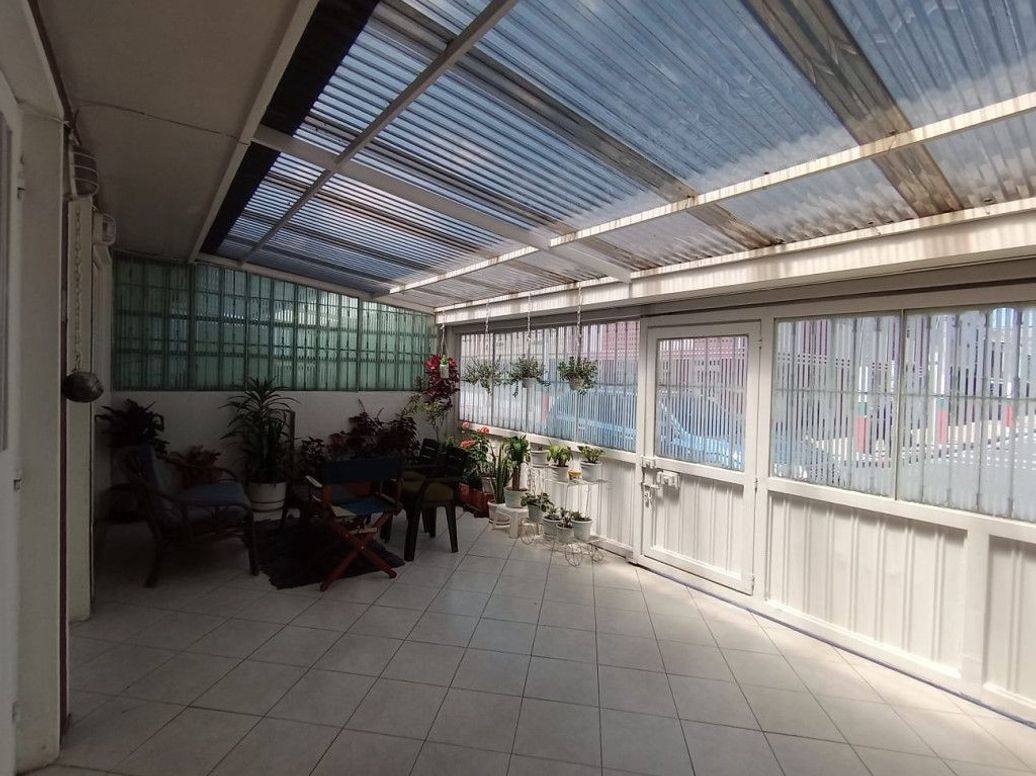 Casa de 5 alcobas en venta en Bellavista Occidental, Bogotá, 250 m² · foto 3 de 20